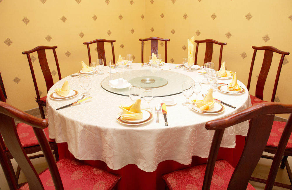 中餐宴会餐桌布置图片图片